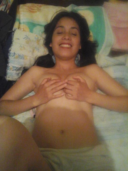Mi nena desnuda durante el sexo 